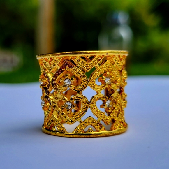 Gold wrap ring with small diamonds size 10-11 - Picture 1 of 4